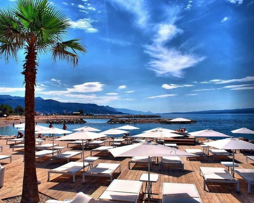 Apartma Laurel With Stunning View